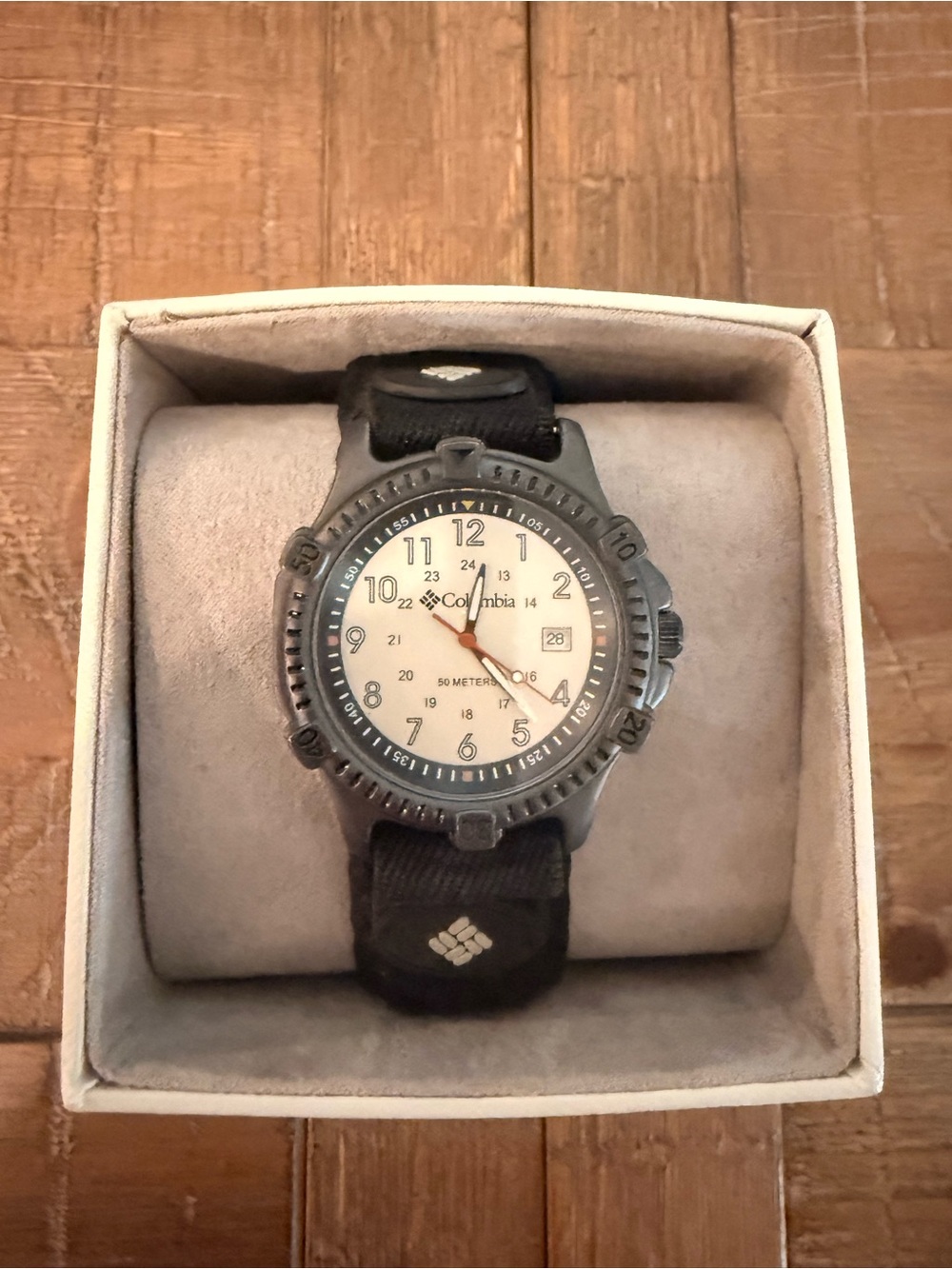 Columbia CL-1227 Men’s 50M Field Watch White Dial Black Strap w/ Box